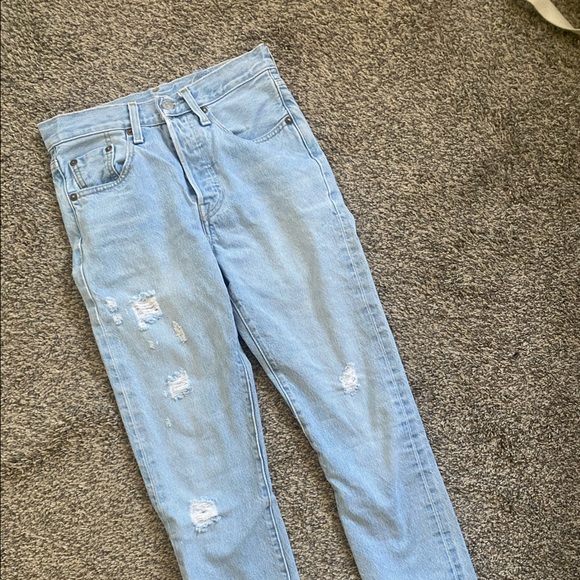 Levi 501 Light Wash jeans - Picture 3 of 4